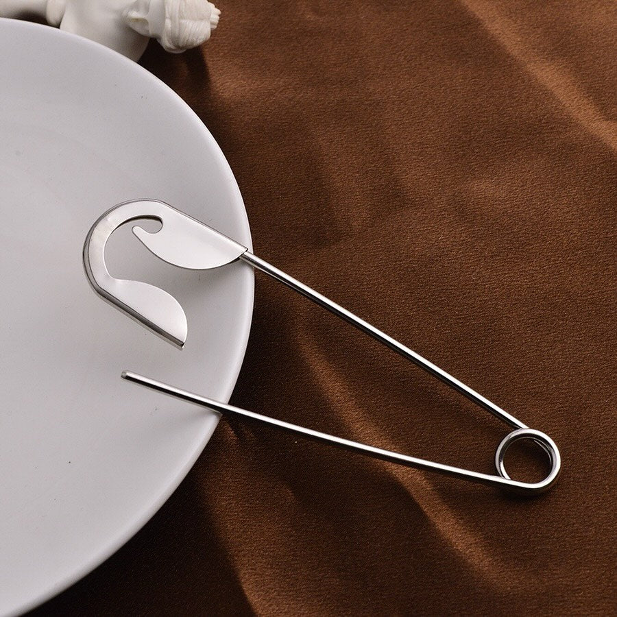 Large Metal Safety Pin Hair Clip – Minimalist Oversized Safety Pin Hairpin & Aesthetic Hair Accessory