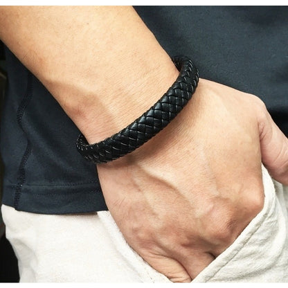 Men’s Braided Leather-Style Bracelet with Magnetic Clasp – Modern & Durable