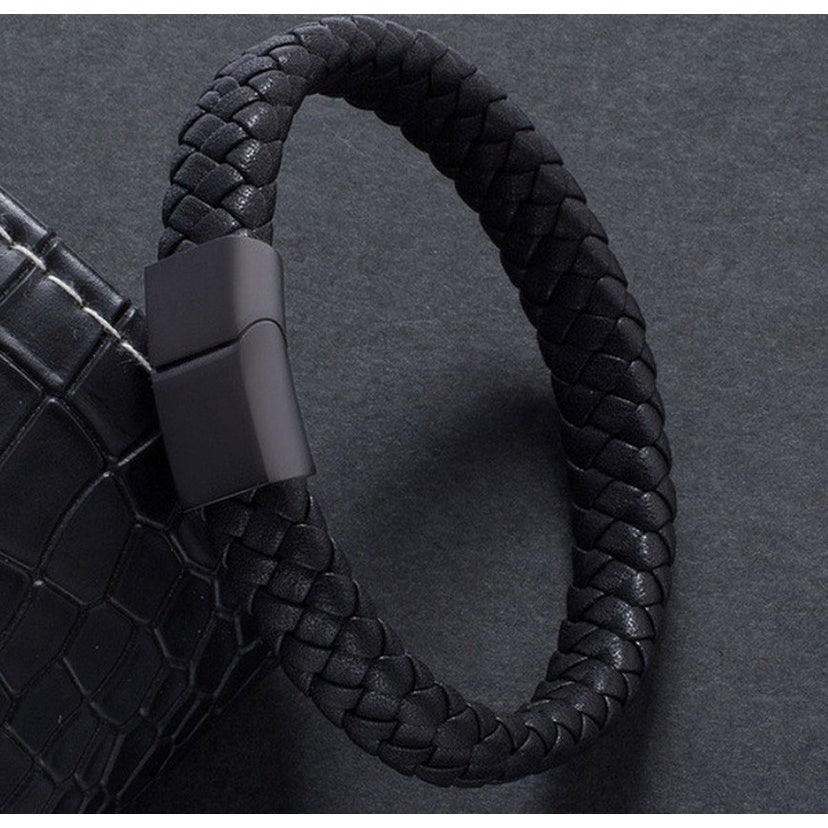 Men’s Braided Leather-Style Bracelet with Magnetic Clasp – Modern & Durable