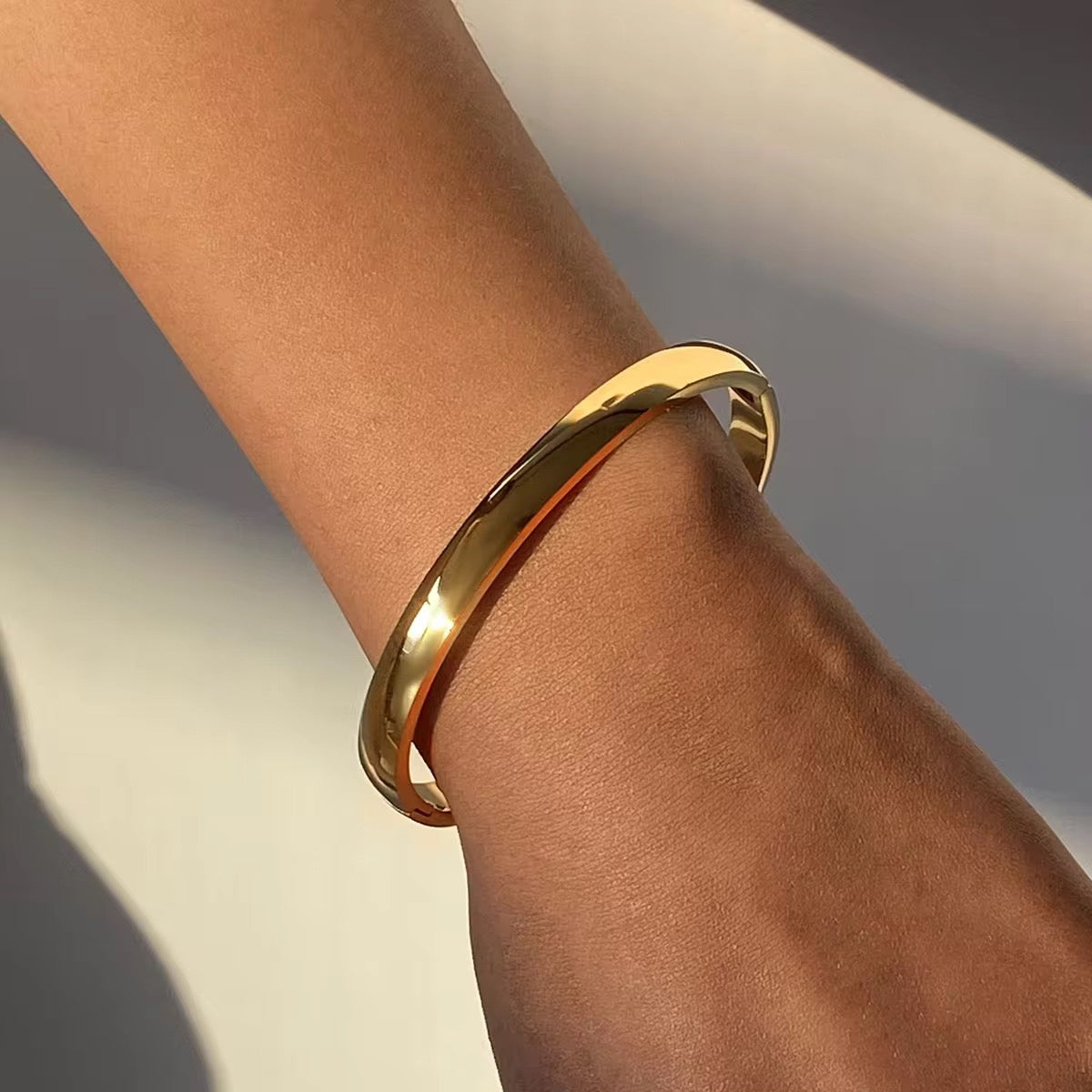 18K Gold Plated Stainless Steel Minimalist Bracelet Polished Bangle