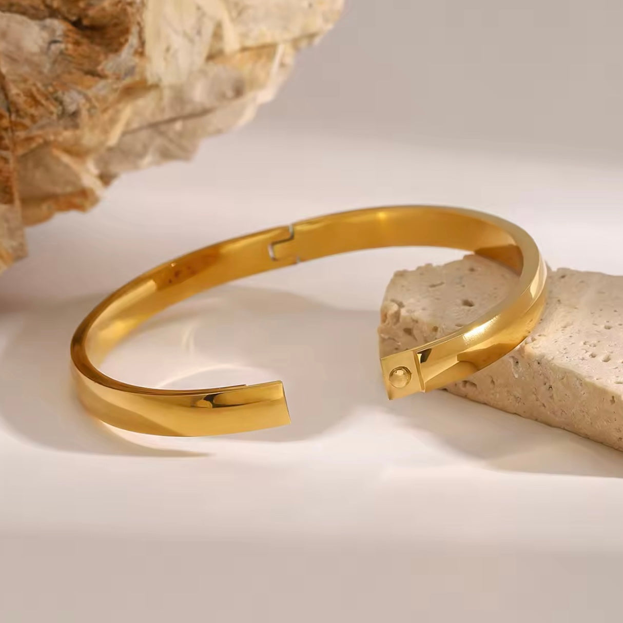 18K Gold Plated Stainless Steel Minimalist Bracelet Polished Bangle