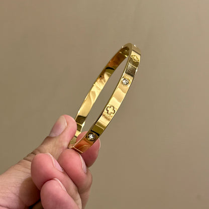 18K Gold Plated Clover & Stone Stainless Steel Bangle Bracelet